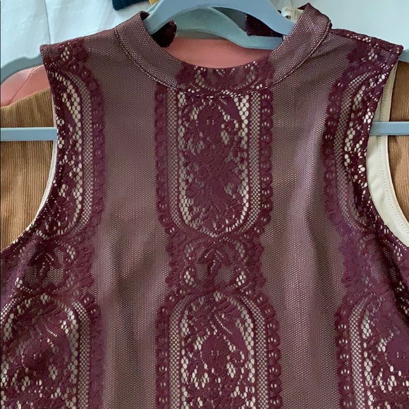 Red lace dress - Picture 3 of 3